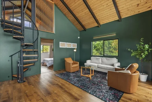 Listing Image for 25 Hoihoi Pl A 4 of 27