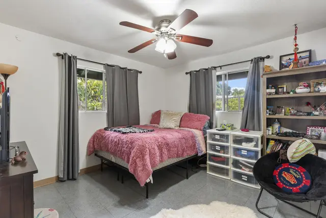 Listing Image for Rd 10 of 36