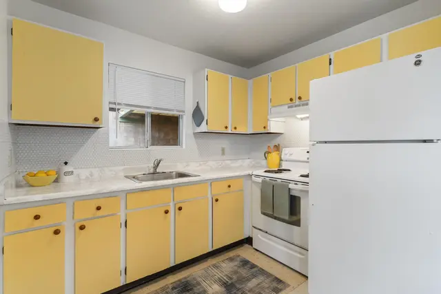 Listing Image for Rd 27 of 36