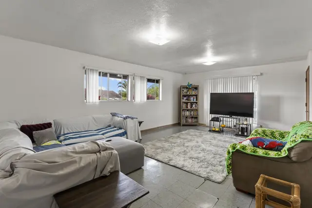 Listing Image for Rd 5 of 36