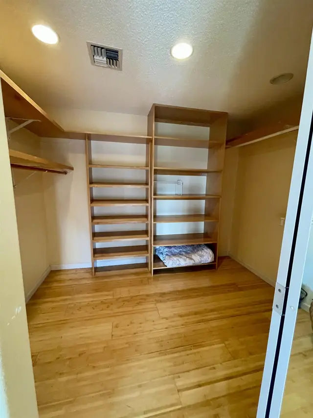 Listing Image for 10 N Hiena Pl 20 of 37