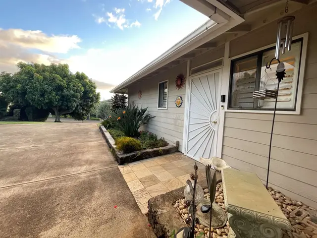 Listing Image for 10 N Hiena Pl 25 of 37