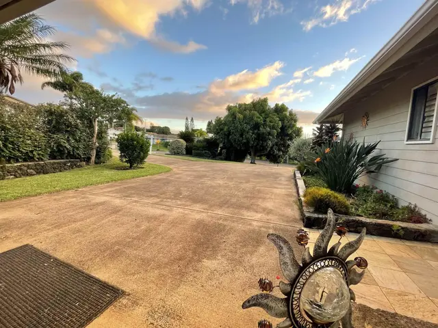 Listing Image for 10 N Hiena Pl 31 of 37