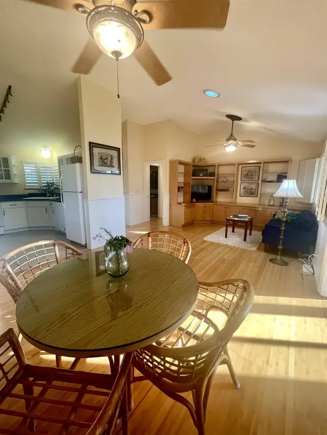 Listing Image for 10 N Hiena Pl 7 of 37