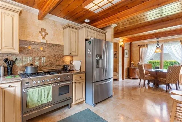 Listing Image for 535 Kuikahi Dr 19 of 50