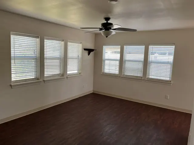 Listing Image for 23 Meheu Cir 12 of 12