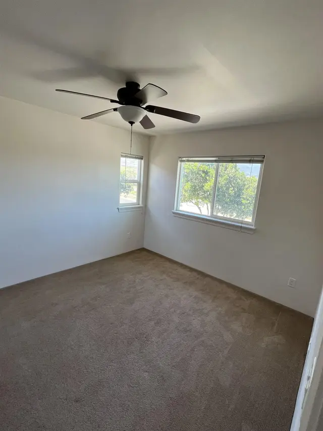 Listing Image for 23 Meheu Cir 8 of 12