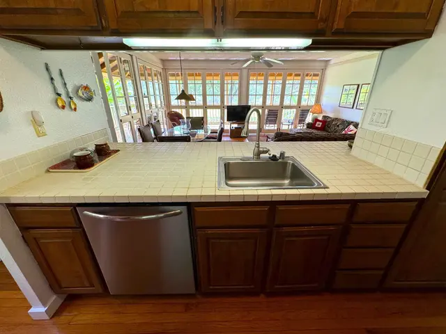 Listing Image for 100 Lio Pl N-1 10 of 31
