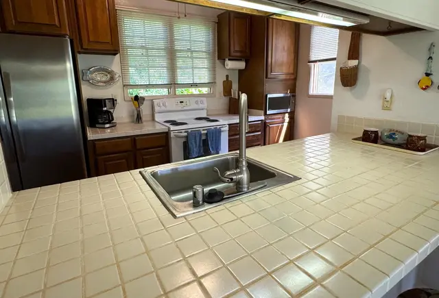 Listing Image for 100 Lio Pl N-1 5 of 31