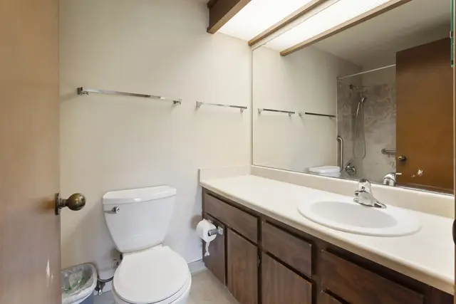 Listing Image for 2180 W Vineyard St 307 19 of 29
