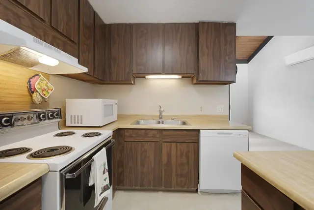 Listing Image for 2180 W Vineyard St 307 8 of 29