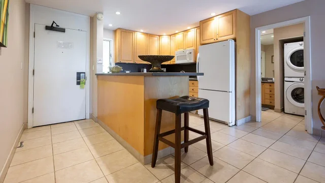 Listing Image for 2661 Kekaa Dr F-201 10 of 50