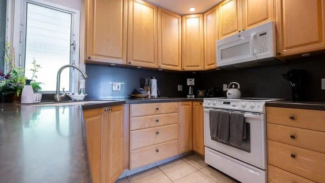 Listing Image for 2661 Kekaa Dr F-201 13 of 50