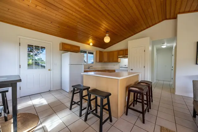 Listing Image for 160 Kapuahi St 14 of 50