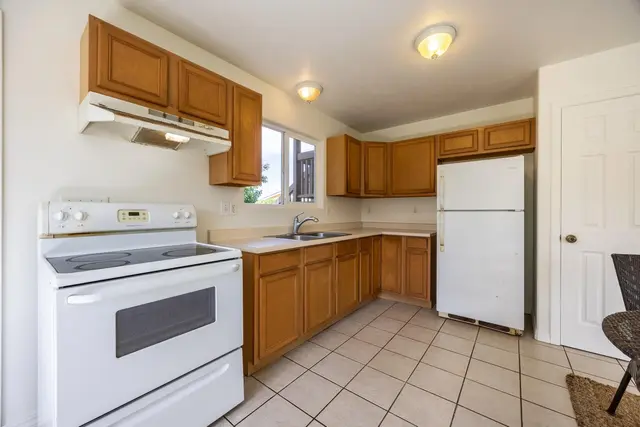 Listing Image for 160 Kapuahi St 28 of 50