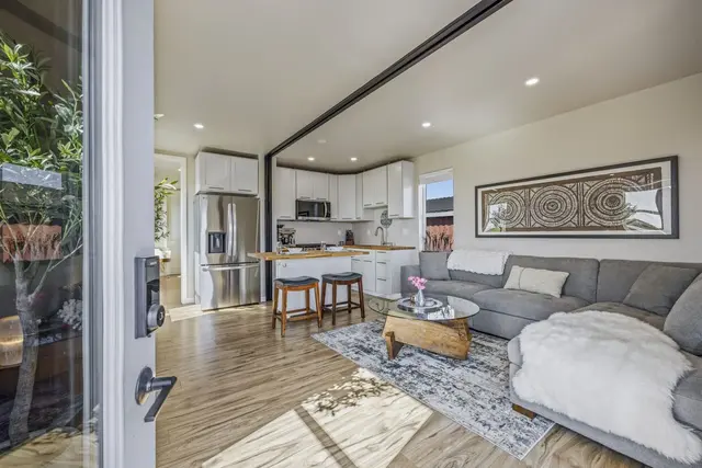 Listing Image for 2759 Baldwin Ave 7 F B 2 of 33