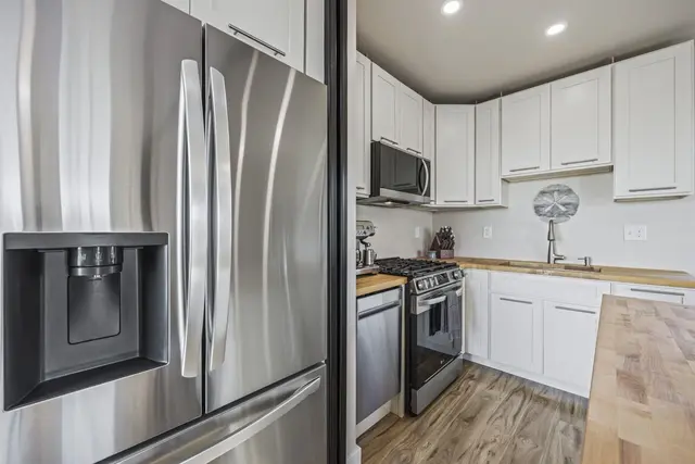 Listing Image for 2759 Baldwin Ave 7 F B 20 of 33