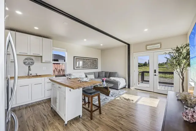 Listing Image for 2759 Baldwin Ave 7 F B 21 of 33