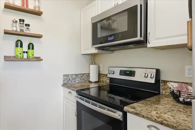 Listing Image for 480 Kenolio Rd 4-206 16 of 44