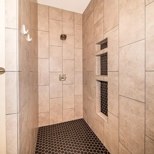 Listing Image for 43 Kapalulu Pl 15 of 27