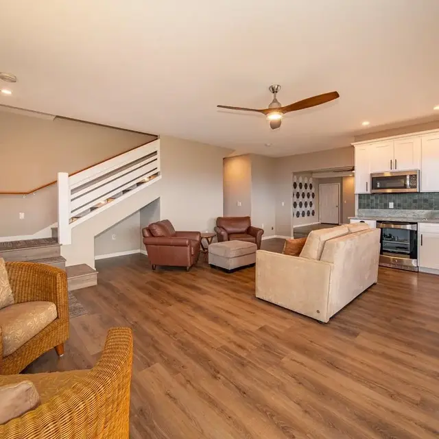 Listing Image for 43 Kapalulu Pl 17 of 27