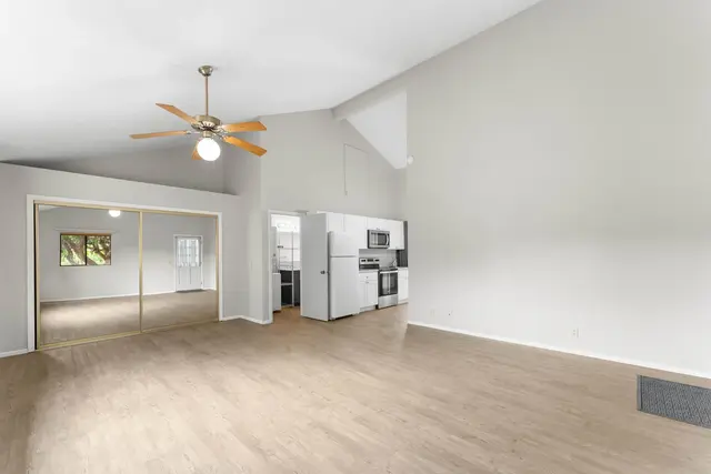 Listing Image for 468 Kaiwahine St 13 of 21
