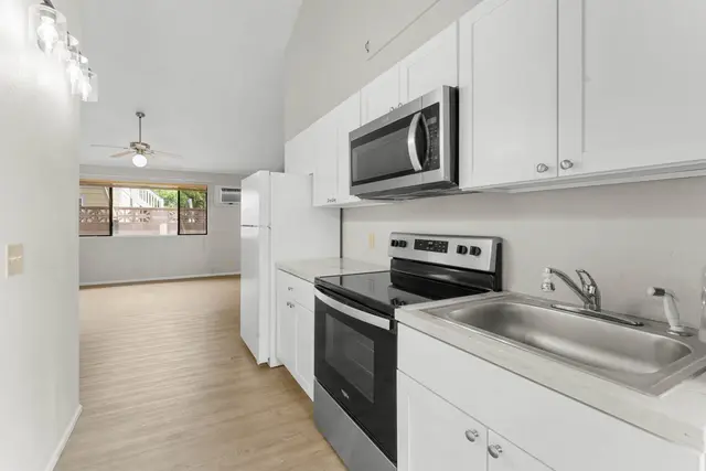 Listing Image for 468 Kaiwahine St 14 of 21