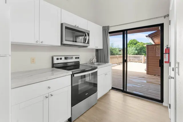 Listing Image for 468 Kaiwahine St 15 of 21