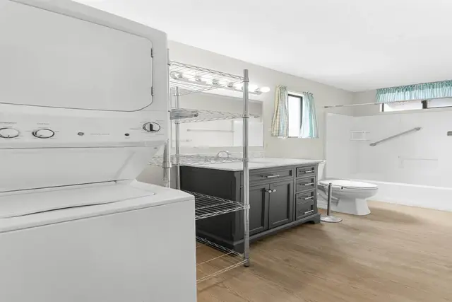 Listing Image for 468 Kaiwahine St 16 of 21
