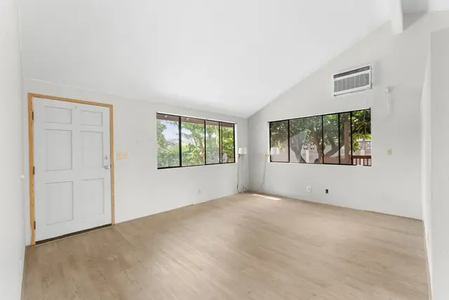 Listing Image for 468 Kaiwahine St 4 of 21