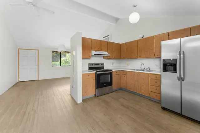 Listing Image for 468 Kaiwahine St 7 of 21