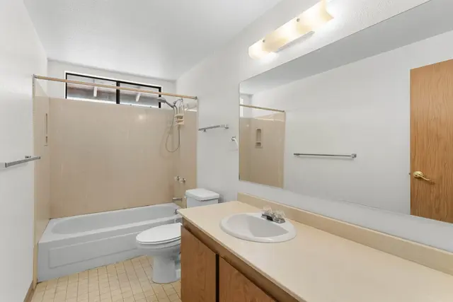 Listing Image for 468 Kaiwahine St 8 of 21