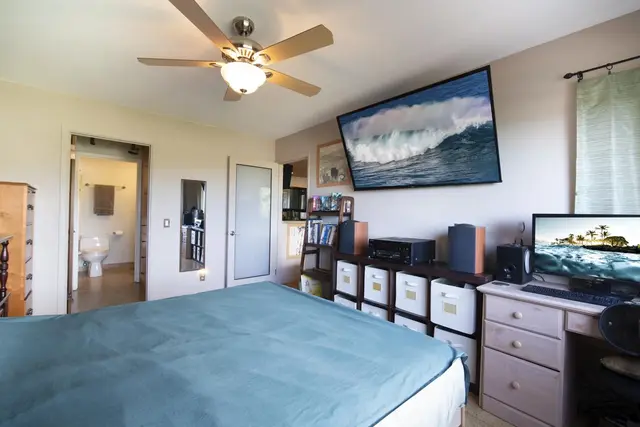 Listing Image for 2180 Vineyard St 105 11 of 35