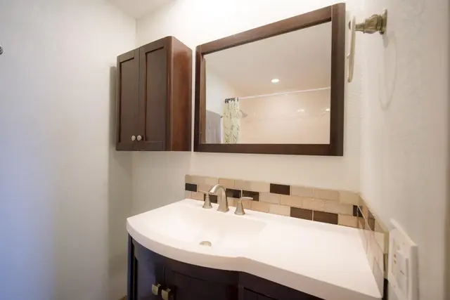 Listing Image for 2180 Vineyard St 105 14 of 35