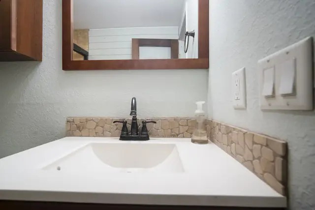 Listing Image for 2180 Vineyard St 105 15 of 35