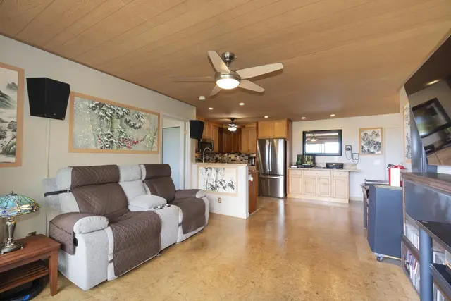 Listing Image for 2180 Vineyard St 105 9 of 35