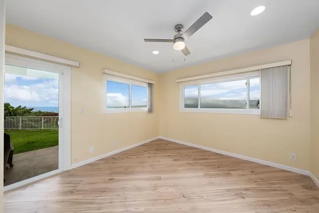 Listing Image for 679 Maalahi St 18 of 38