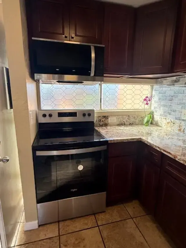 Listing Image for 3676 Lower Honoapiilani Rd C301 9 of 50