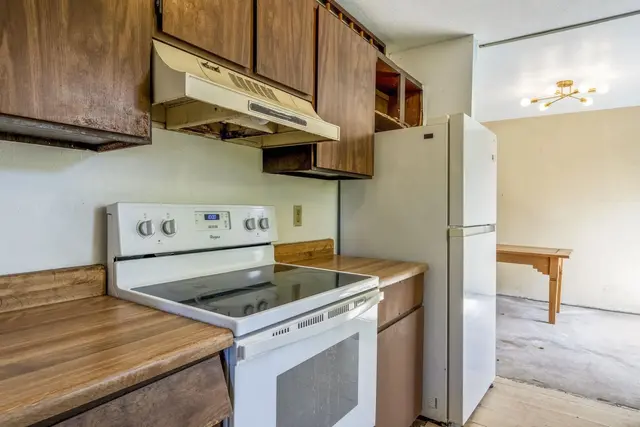 Listing Image for 120 Eleu Pl 12 of 19