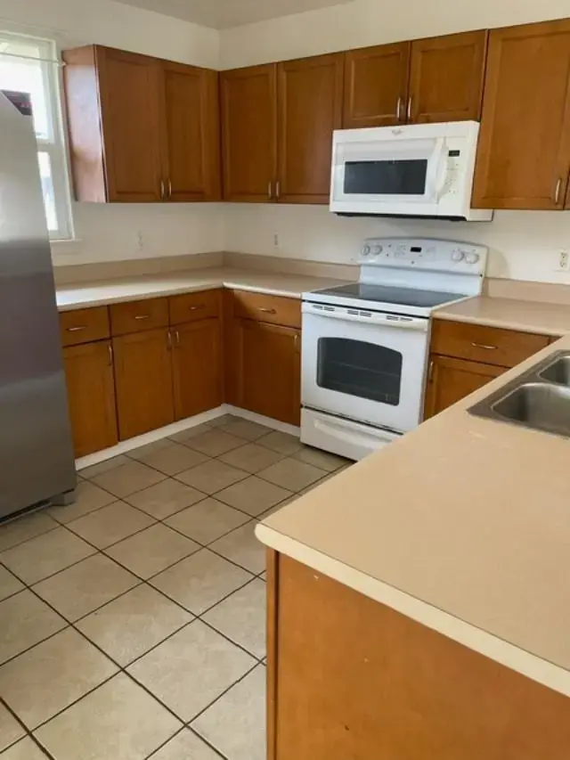 Listing Image for 83 Iao Loop 4 of 13