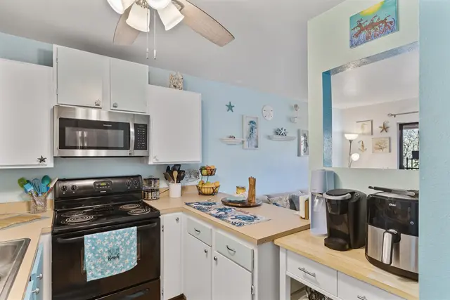 Listing Image for 3740 Lower Honoapiilani Rd F306 11 of 30