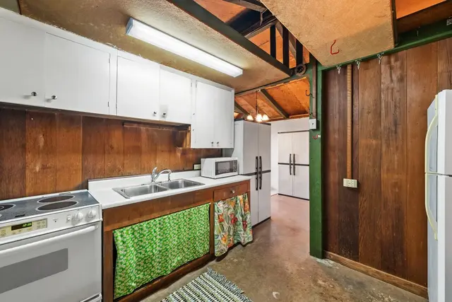 Listing Image for 11 Akea Pl 25 of 34