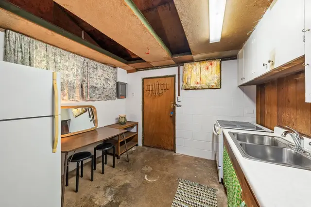 Listing Image for 11 Akea Pl 26 of 34