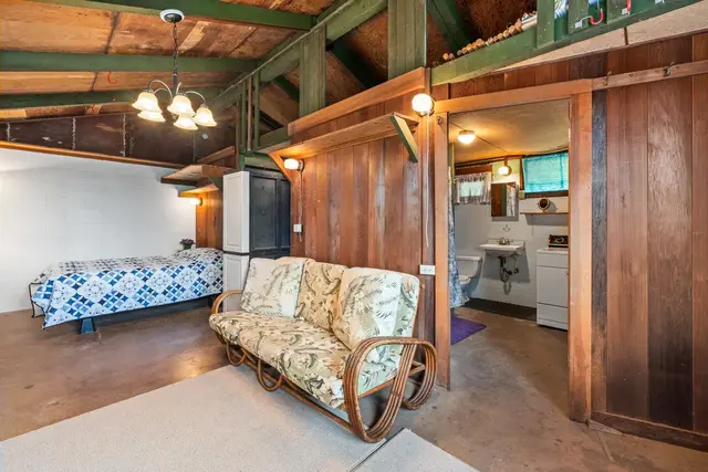 Listing Image for 11 Akea Pl 27 of 34