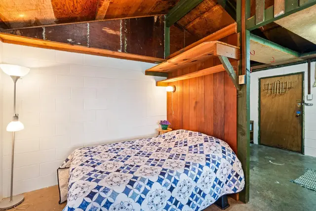 Listing Image for 11 Akea Pl 30 of 34
