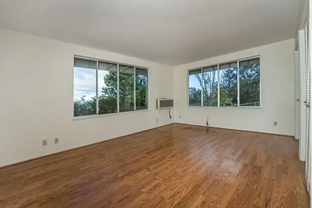 Listing Image for 41 Poha Pl 13 of 21