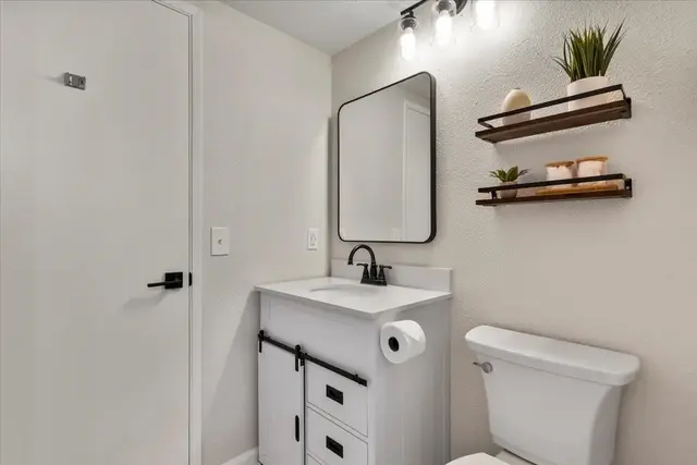 Listing Image for 140 Uwapo Rd 12-104 19 of 31