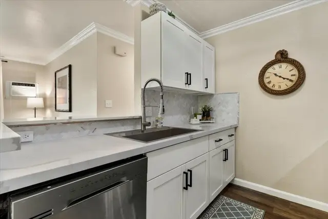 Listing Image for 140 Uwapo Rd 12-104 6 of 31
