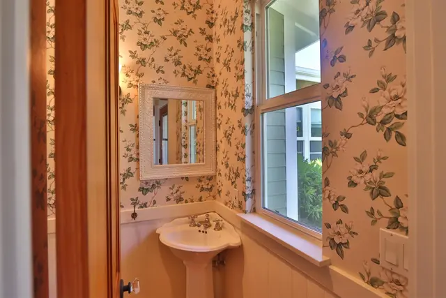 Listing Image for 14 Lower Ulumalu Rd 13 of 50