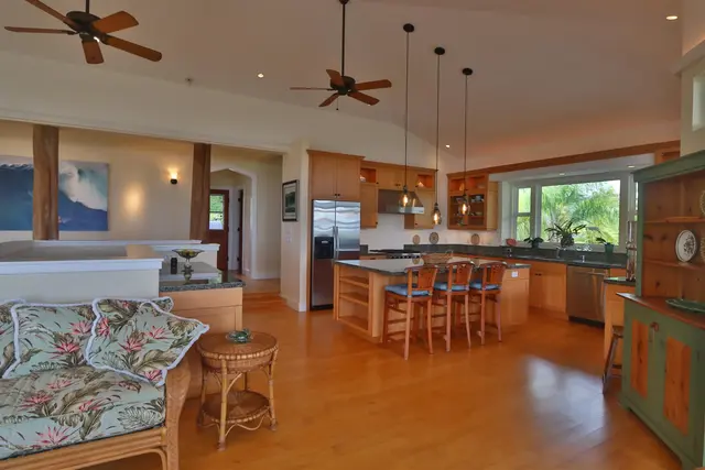 Listing Image for 14 Lower Ulumalu Rd 15 of 50